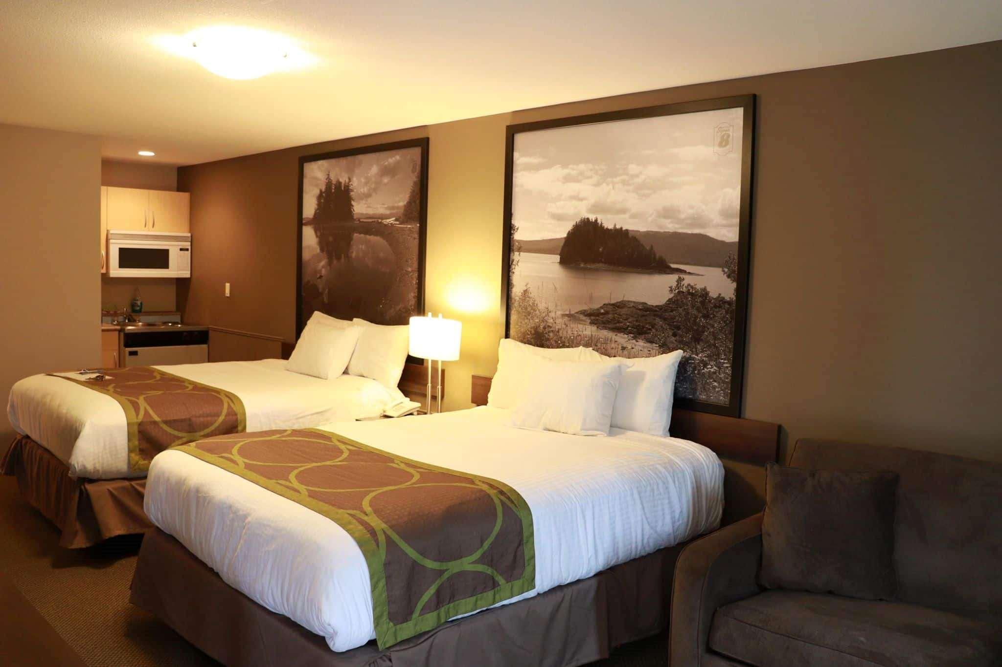 Super 8 By Wyndham Courtenay Bagian luar foto