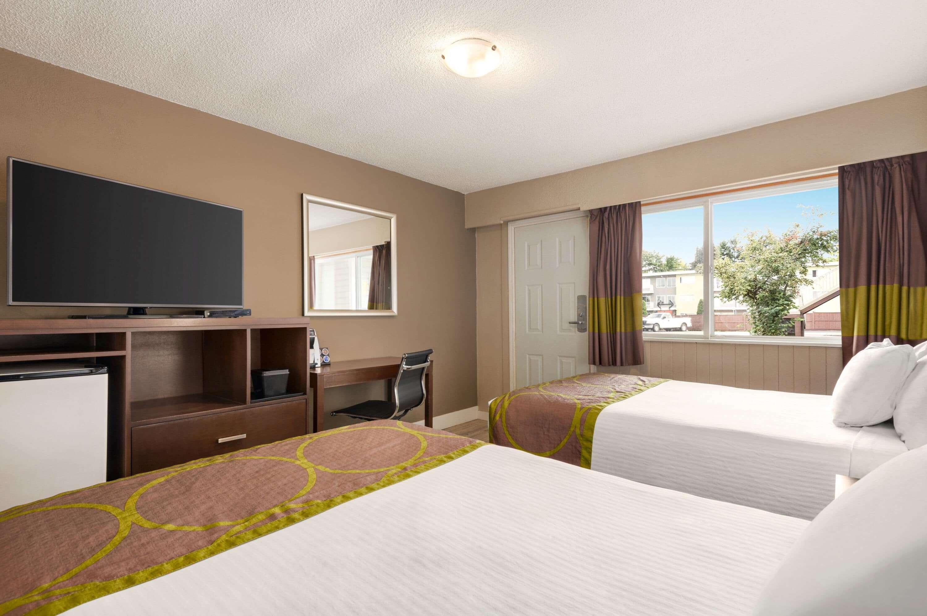 Super 8 By Wyndham Courtenay Bagian luar foto