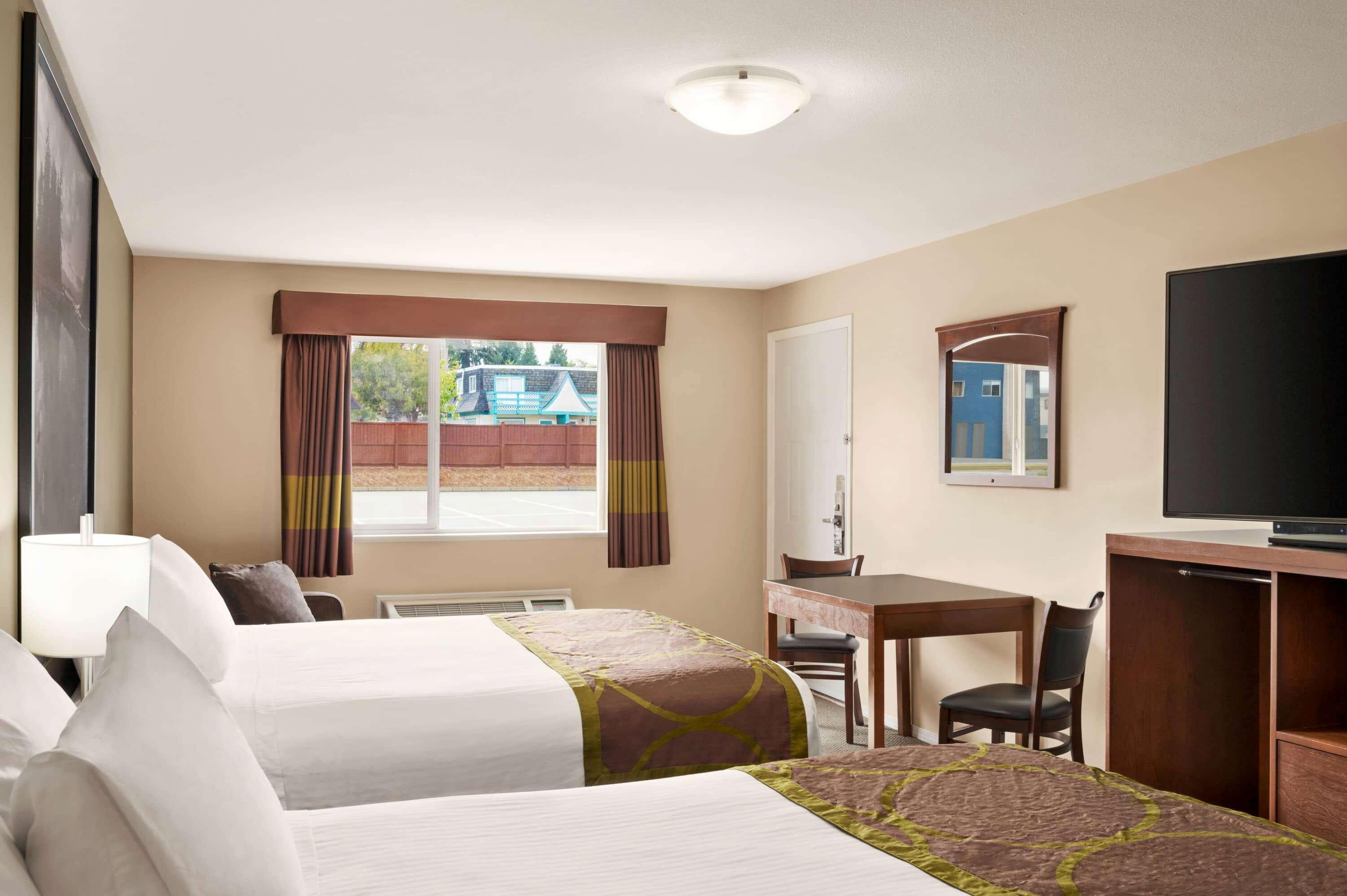 Super 8 By Wyndham Courtenay Bagian luar foto