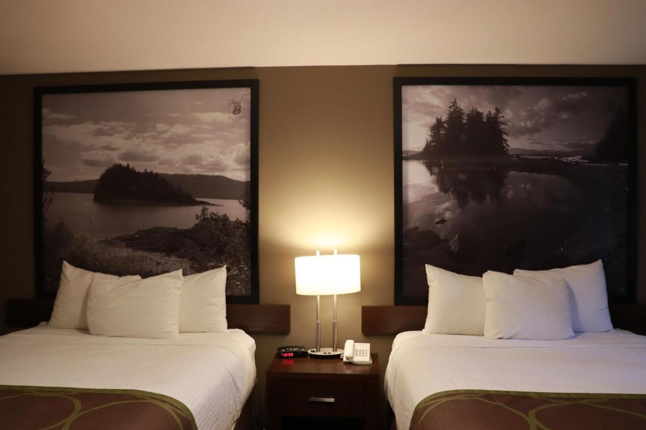 Super 8 By Wyndham Courtenay Bagian luar foto