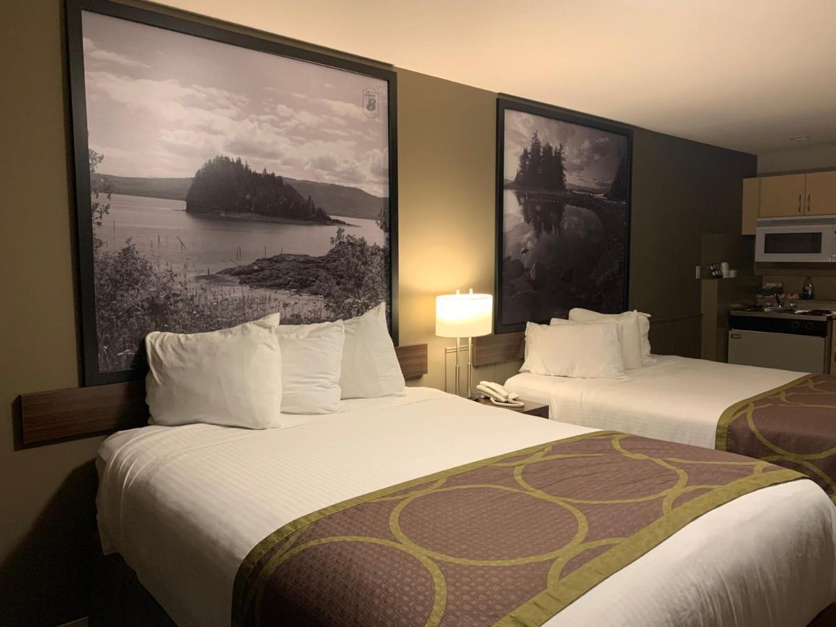 Super 8 By Wyndham Courtenay Bagian luar foto
